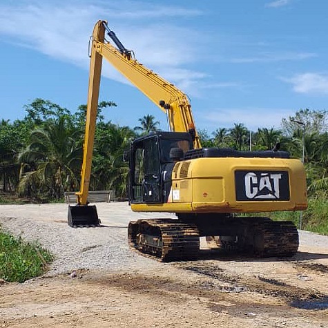 Caterpillar CAT320D2GC 15M Bras longs pour équipement de pavage aux normes de sécurité