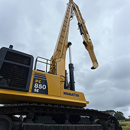 Customized Pile Driving Arm for Komatsu PC850SE Excavator | Super Heavy-Duty Vibro Hammer Boom for Large-Scale Foundation Projects