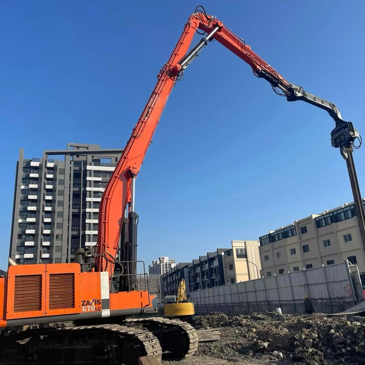 Bras de battage ZX670 personnalisé pour excavatrice, flèche de battage robuste pour la construction de fondations